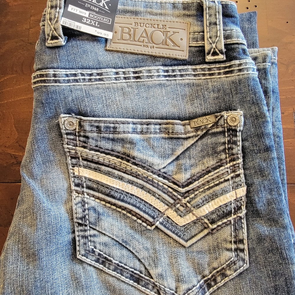 Buckle Black Bootleg men's jeans size 32XL